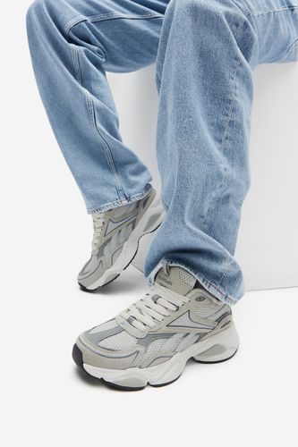 Sportovní obuv Reebok CHARGE AR30246MSSZ Šedá