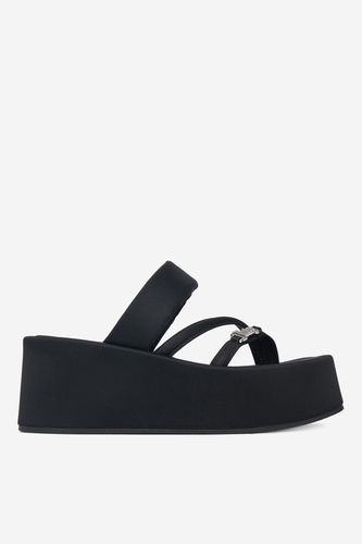 Natikači JUICY COUTURE WSS21515-01 Črna
