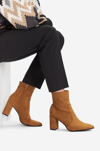 Gležnjarji Jenny CEO-R25AW2401 Buff