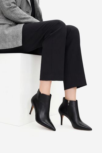 Kotníková obuv NINE WEST CEO-RAJA-01 Černá