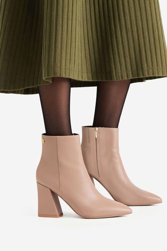 Gležnjarji NINE WEST CEO-AIDA-01 Buff