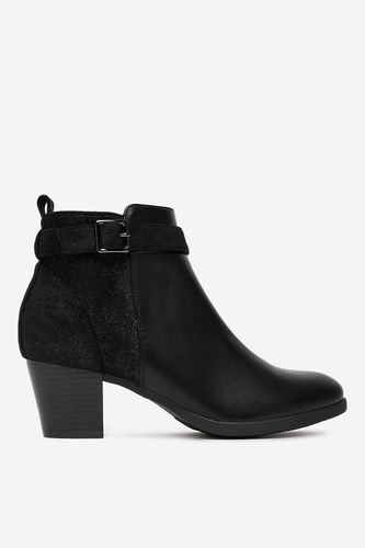 Kotníková obuv Clara Barson CEO-RE23F506-1 Černá