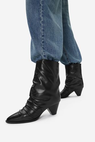 Gležnjarji Badura EO-APRIL-25FW219 Črna