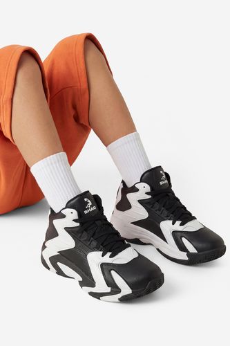 Sportska obuća SHAQ EO-DEVASTATOR 2.0 AQ95042B-BW Crna