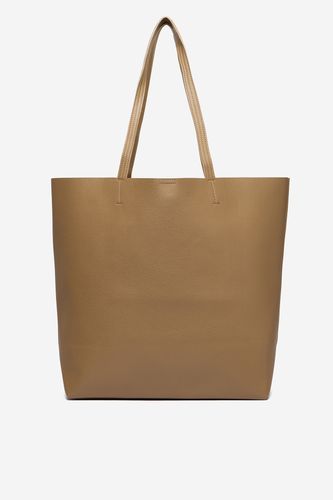 Torebka shopper pokazana na wprost, ujęcie całego produktu.