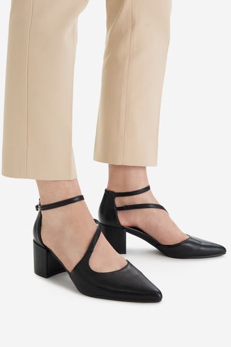 Čevlji s peto Jenny CEO-PF484 01 Črna
