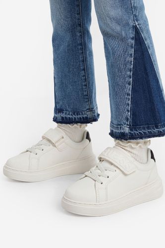 Superge GUESS CEO-25KC1009 Bela