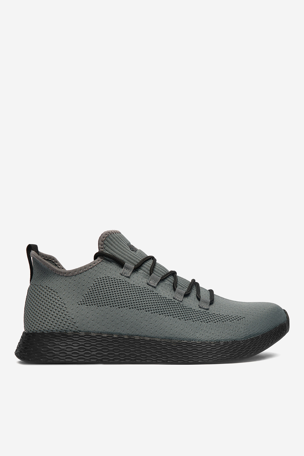 Sneakersy