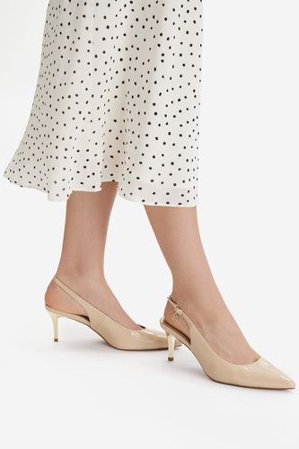 Čevlji s peto NINE WEST CEO-LP655163A-9 Krem