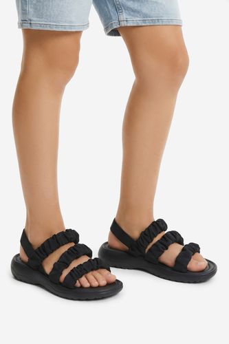 Sandali DeeZee CEO-CS2P283-01 Črna