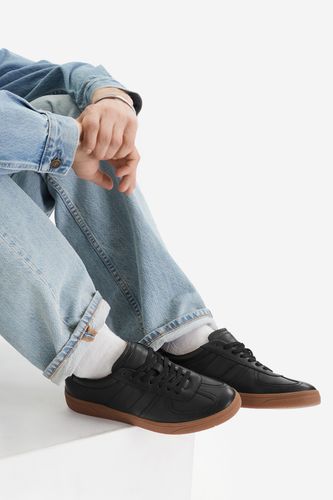 Tenisky GUESS JEANS EO-ORTEGO-01 126AM Černá