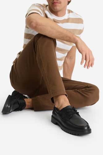 Nizki čevlji GUESS JEANS CWBEO-FOX-01 MI08 Črna