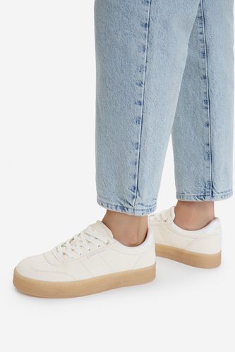 Tenisky GUESS JEANS CWBEO-V12-1219-25WC1051 Krémová