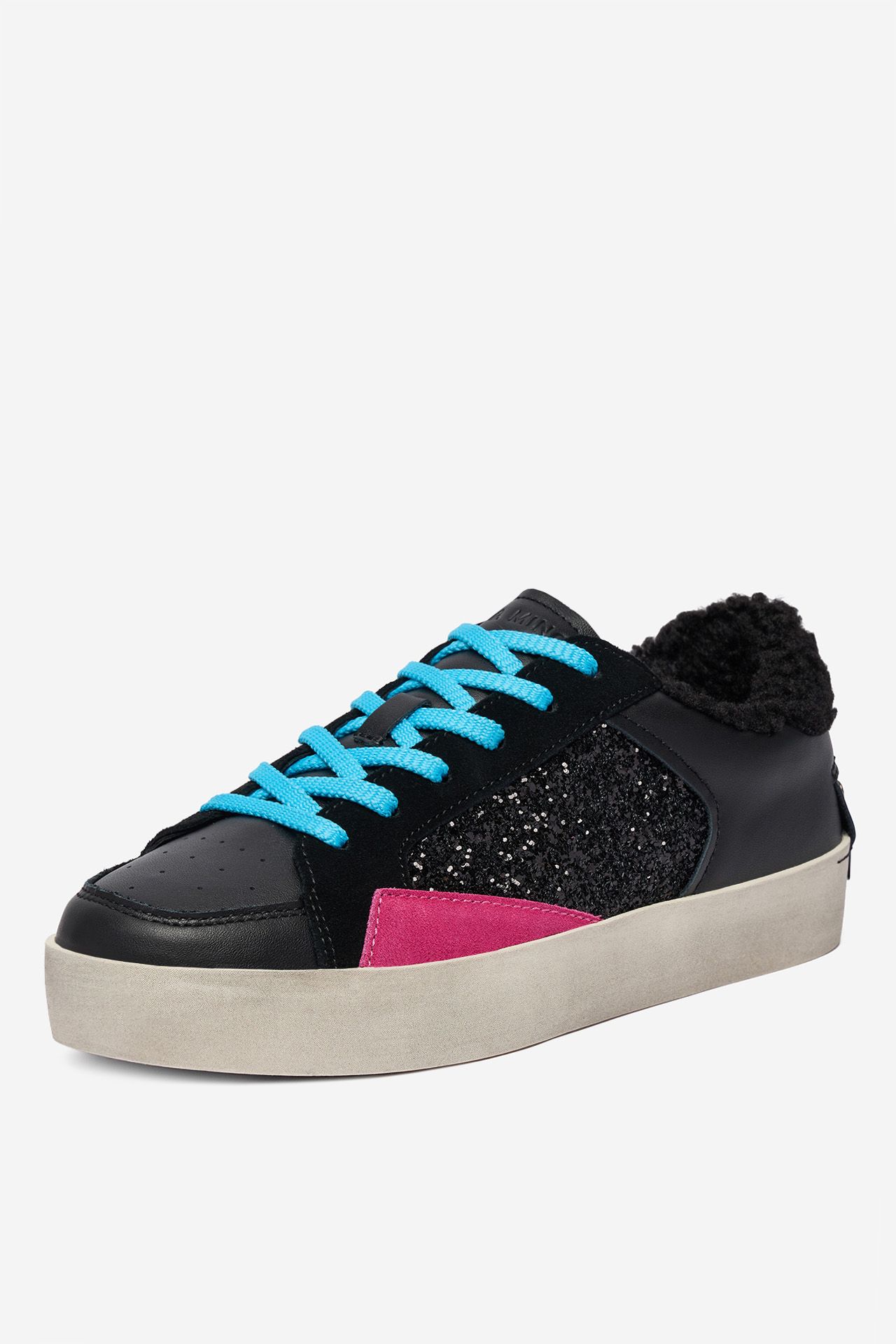 Sneakersy Černá