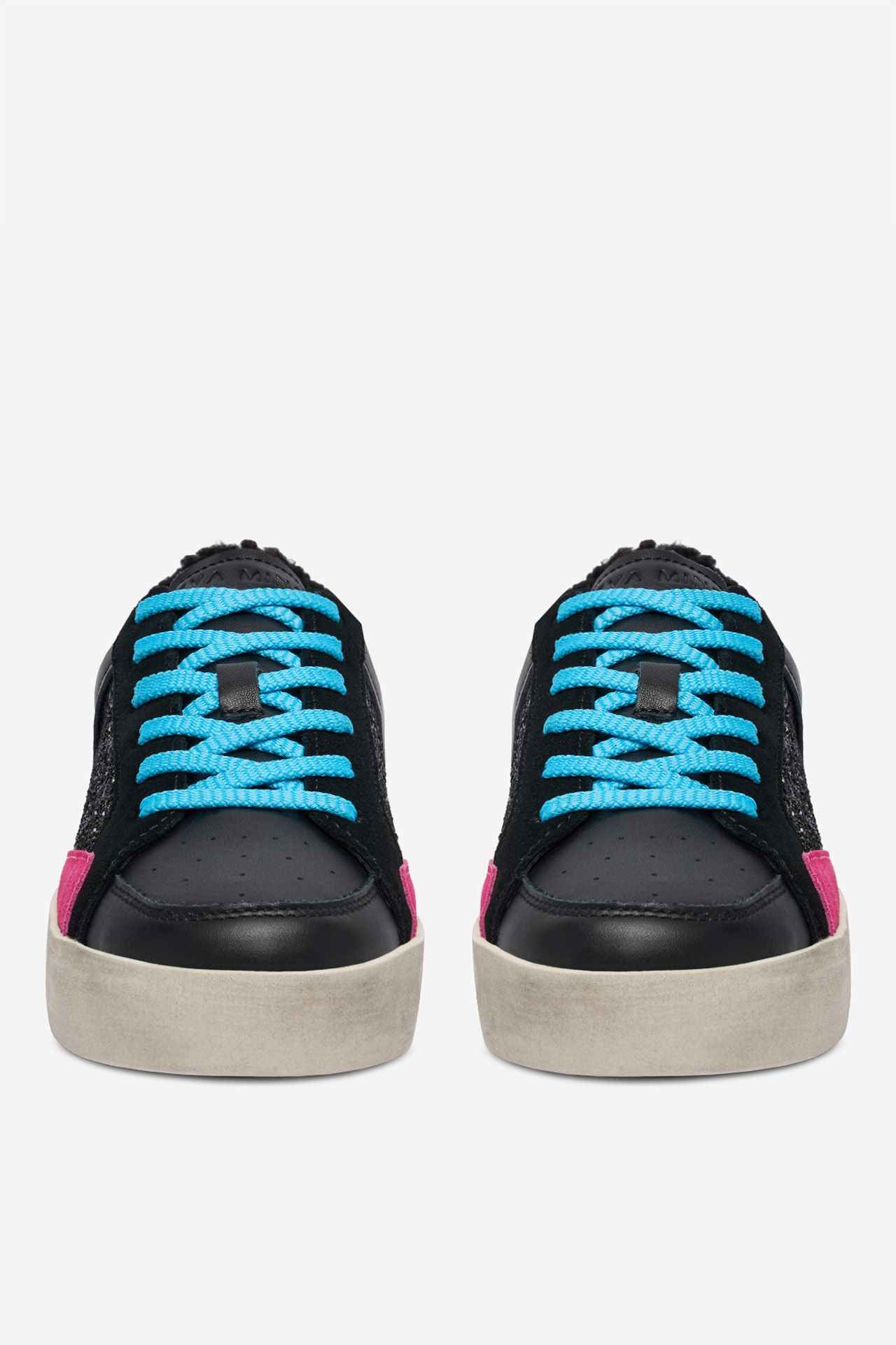 Sneakersy Černá