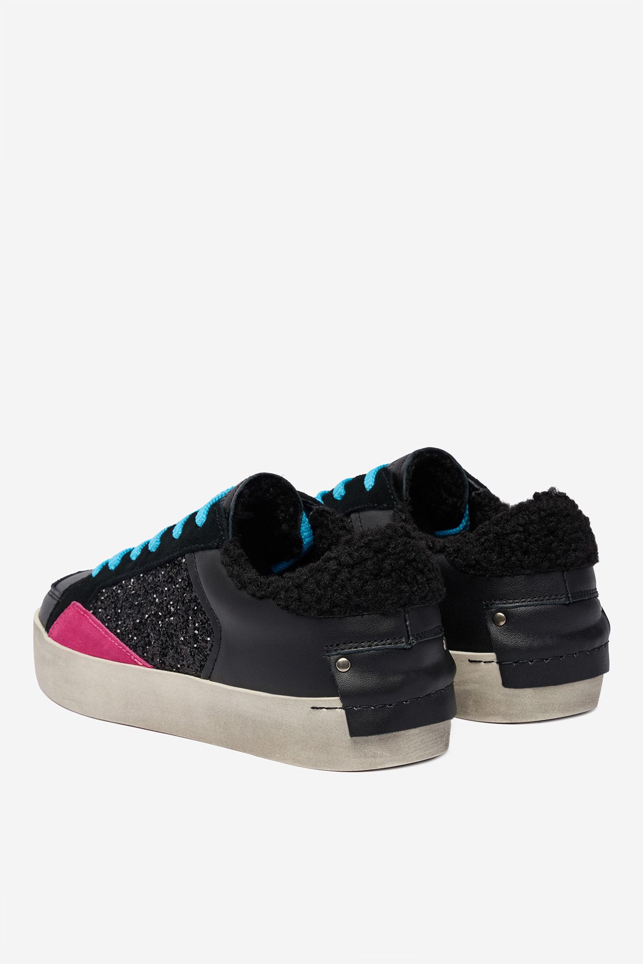 Sneakersy Černá