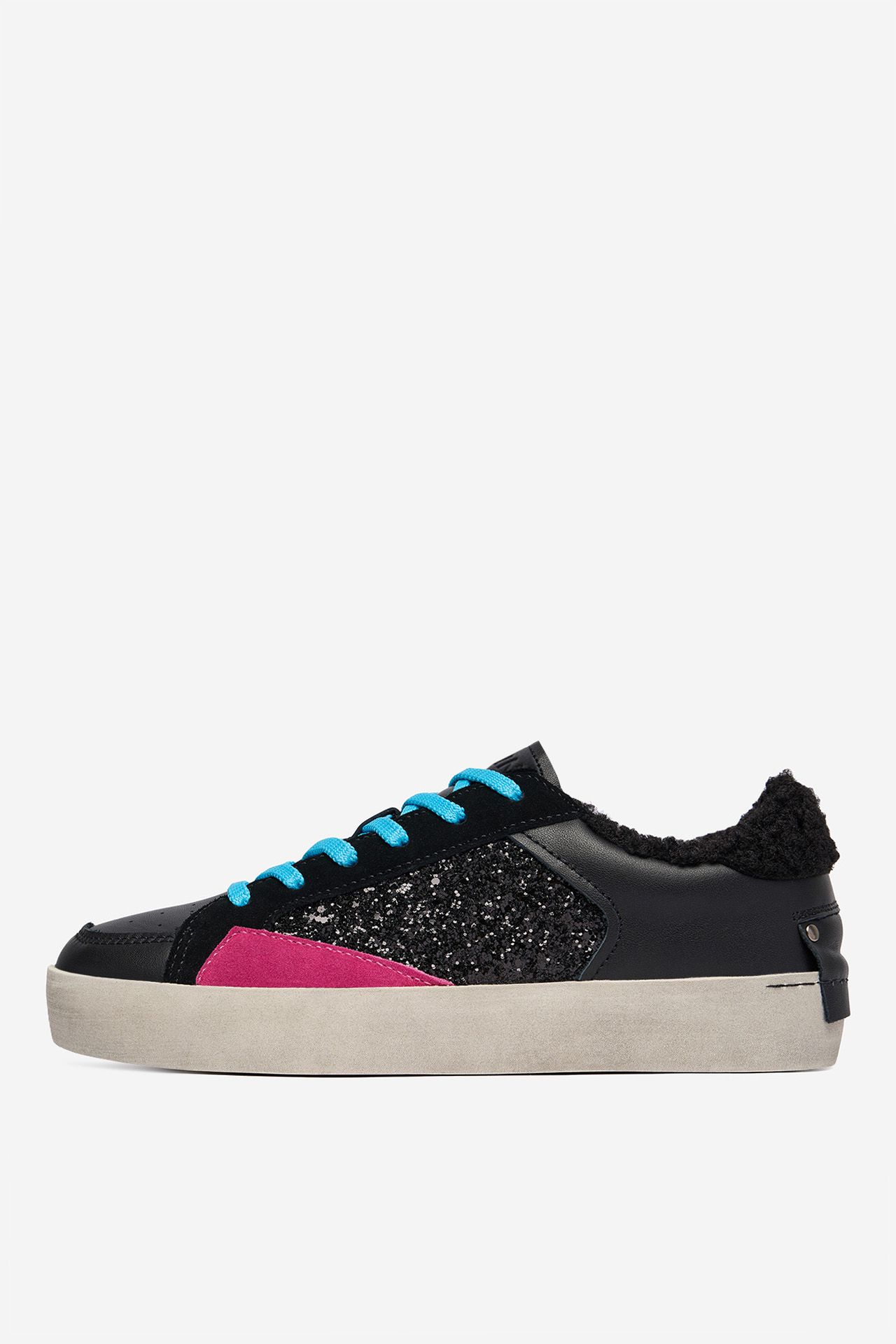Sneakersy Černá