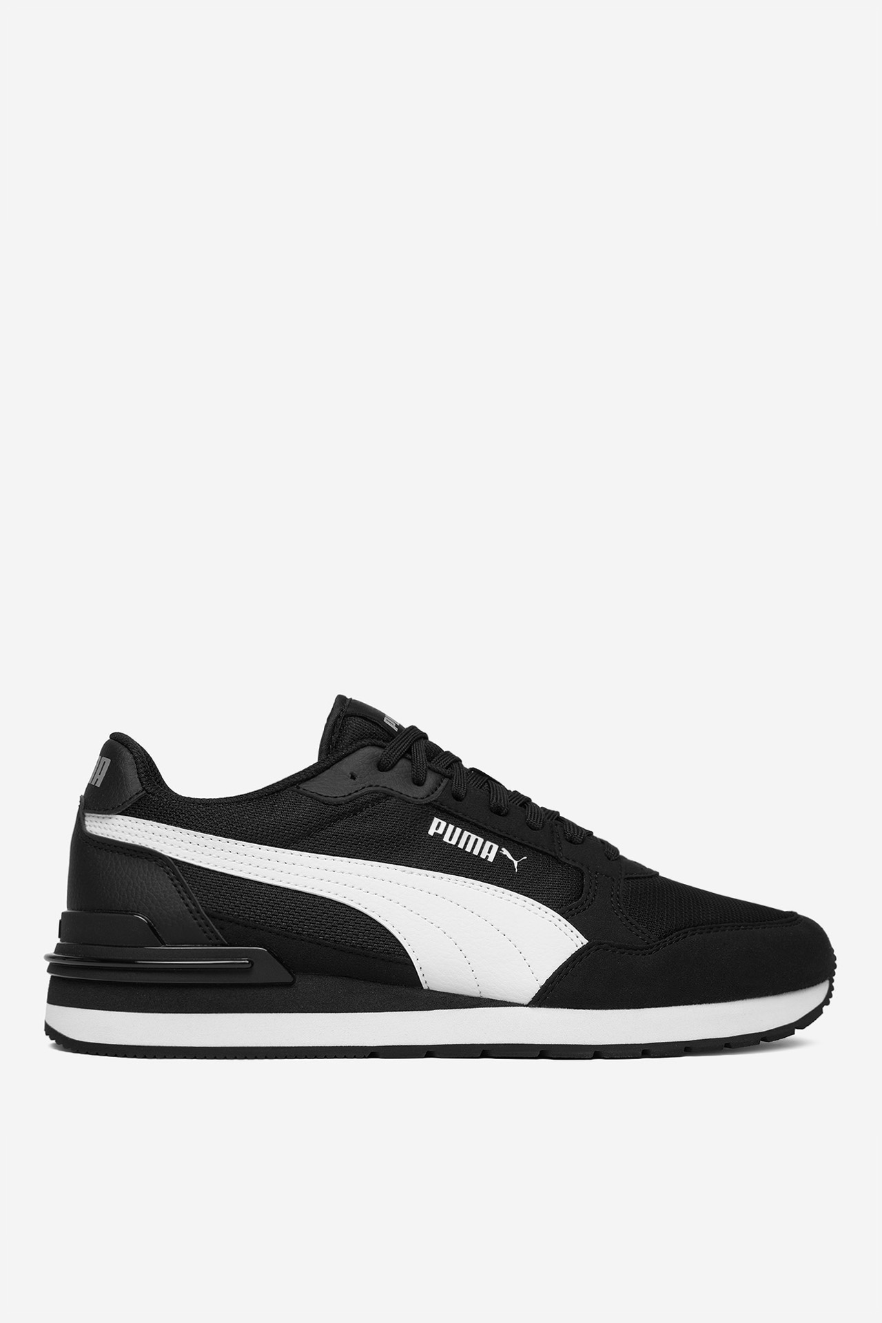 Sneakersy