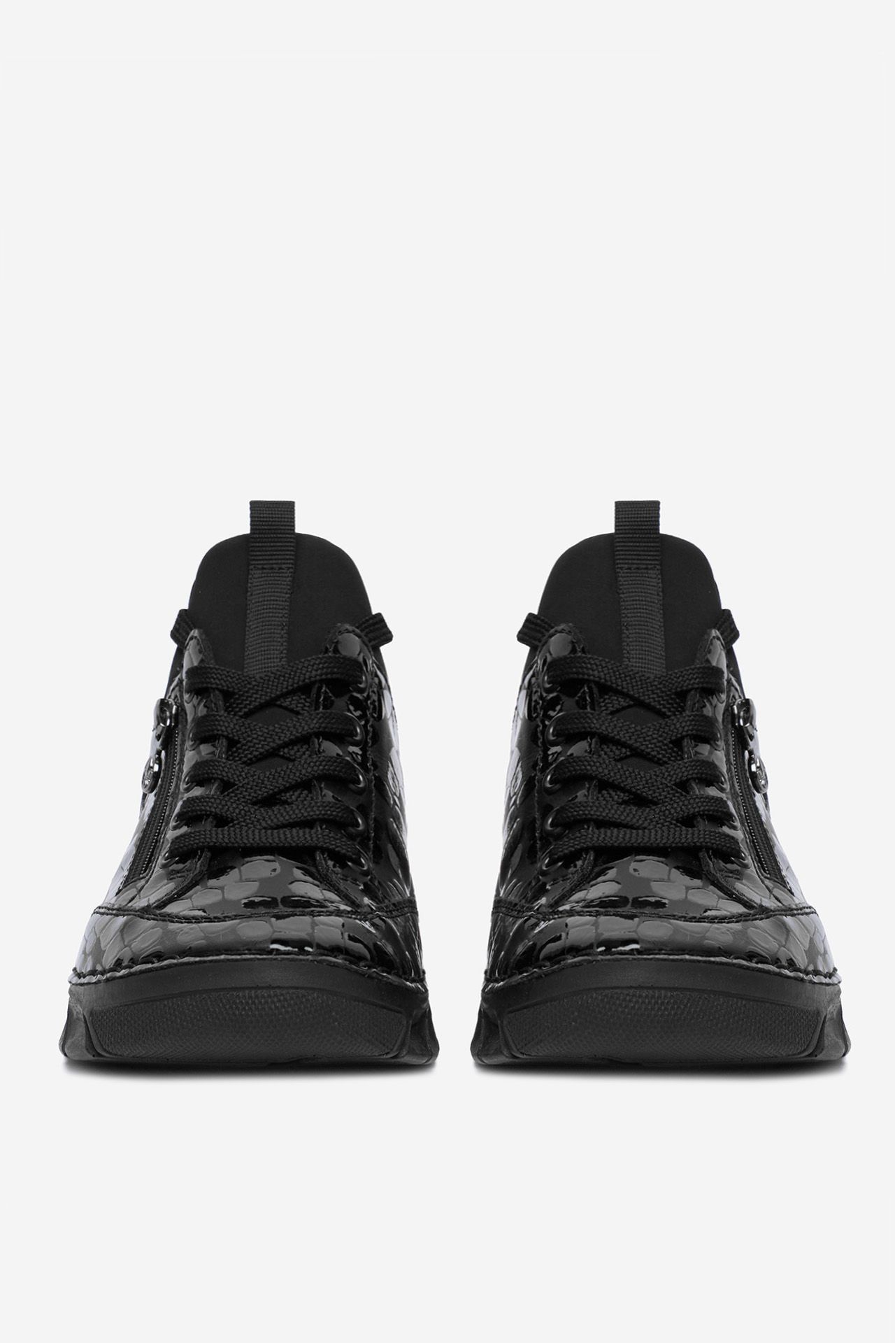 Sneakersy Černá