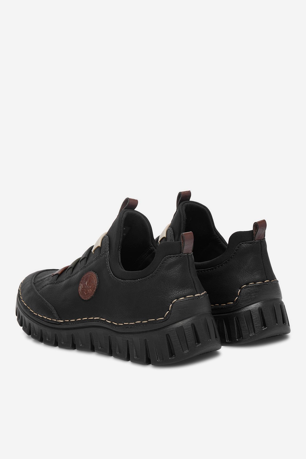 Sneakersy Černá