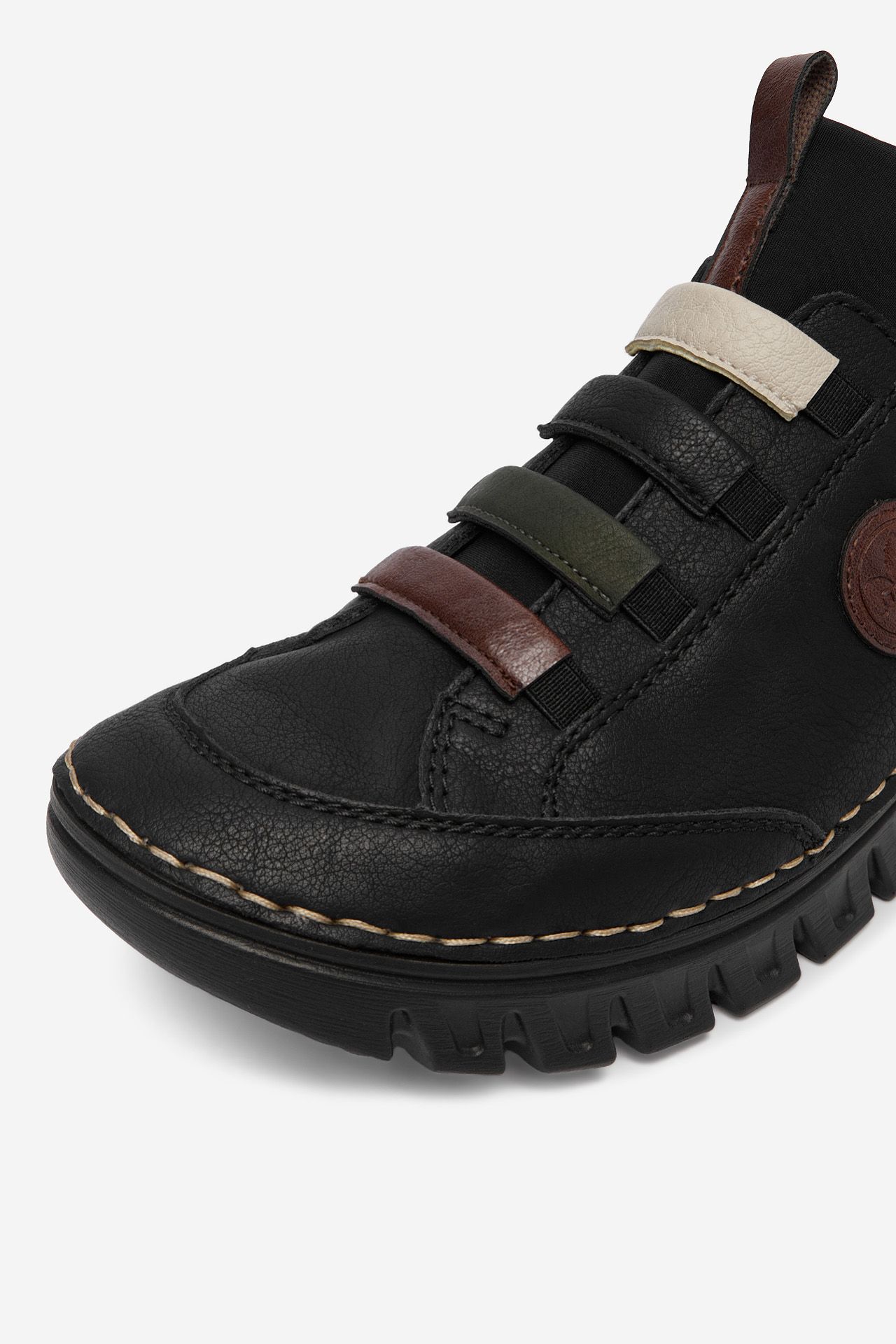 Sneakersy Černá