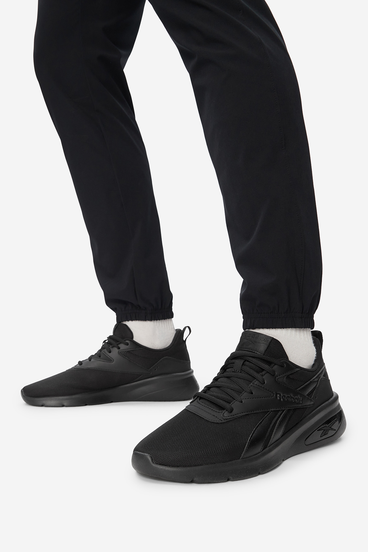 Sneakersy