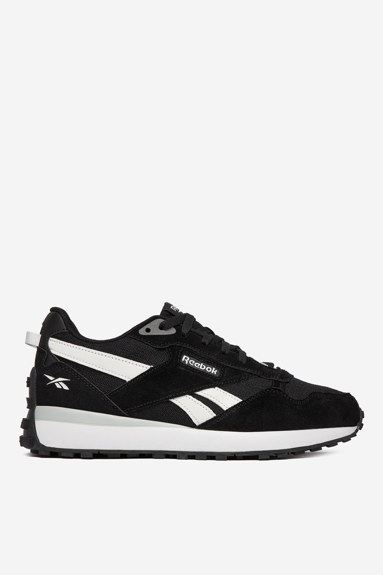 Sneakersy