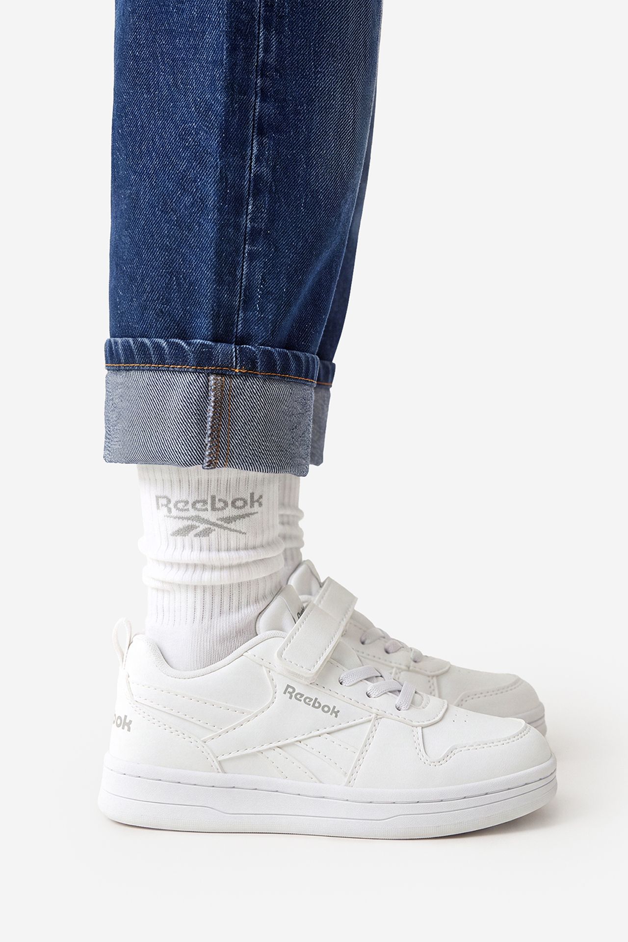 Patike Bela