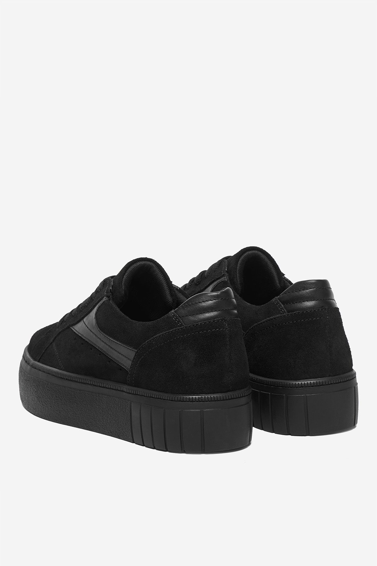 Sneakersy Černá