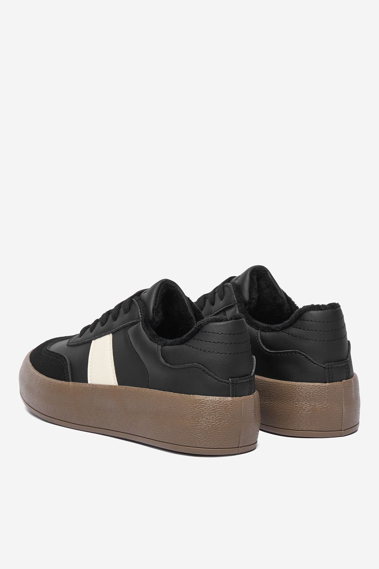 Sneakersy Černá