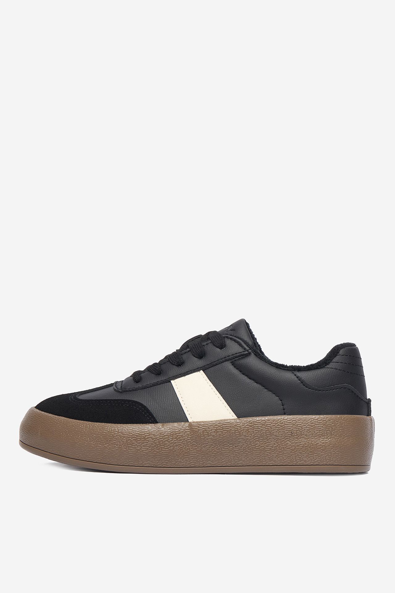Sneakersy Černá