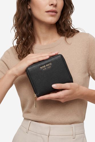 Ženski novčanik NINE WEST CEO-NW-W1-001-AW26 Crna