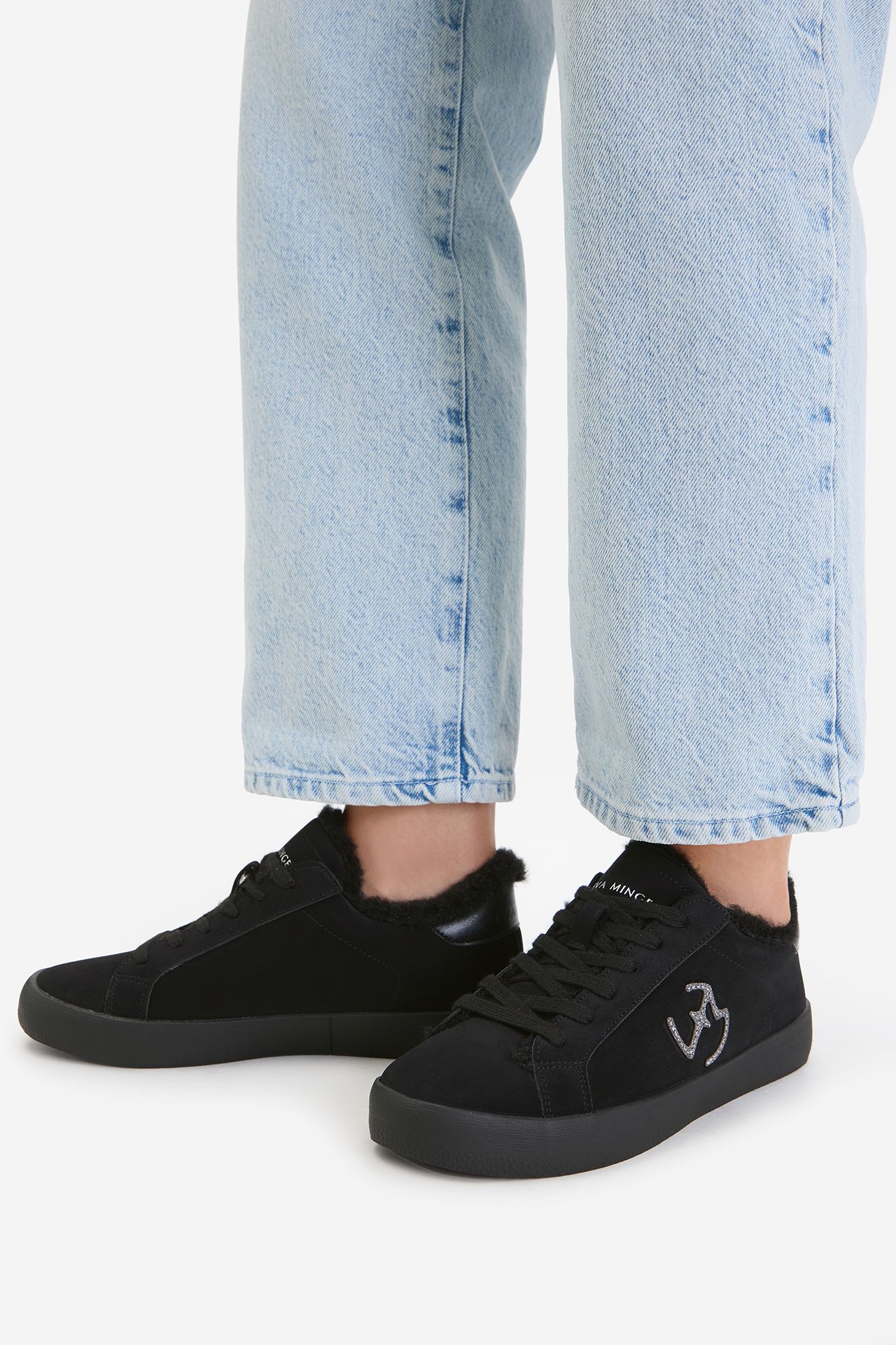 Sneakersy Černá