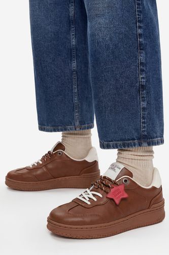 Tenisky GUESS JEANS EO-GSJ120 Světle hnědá