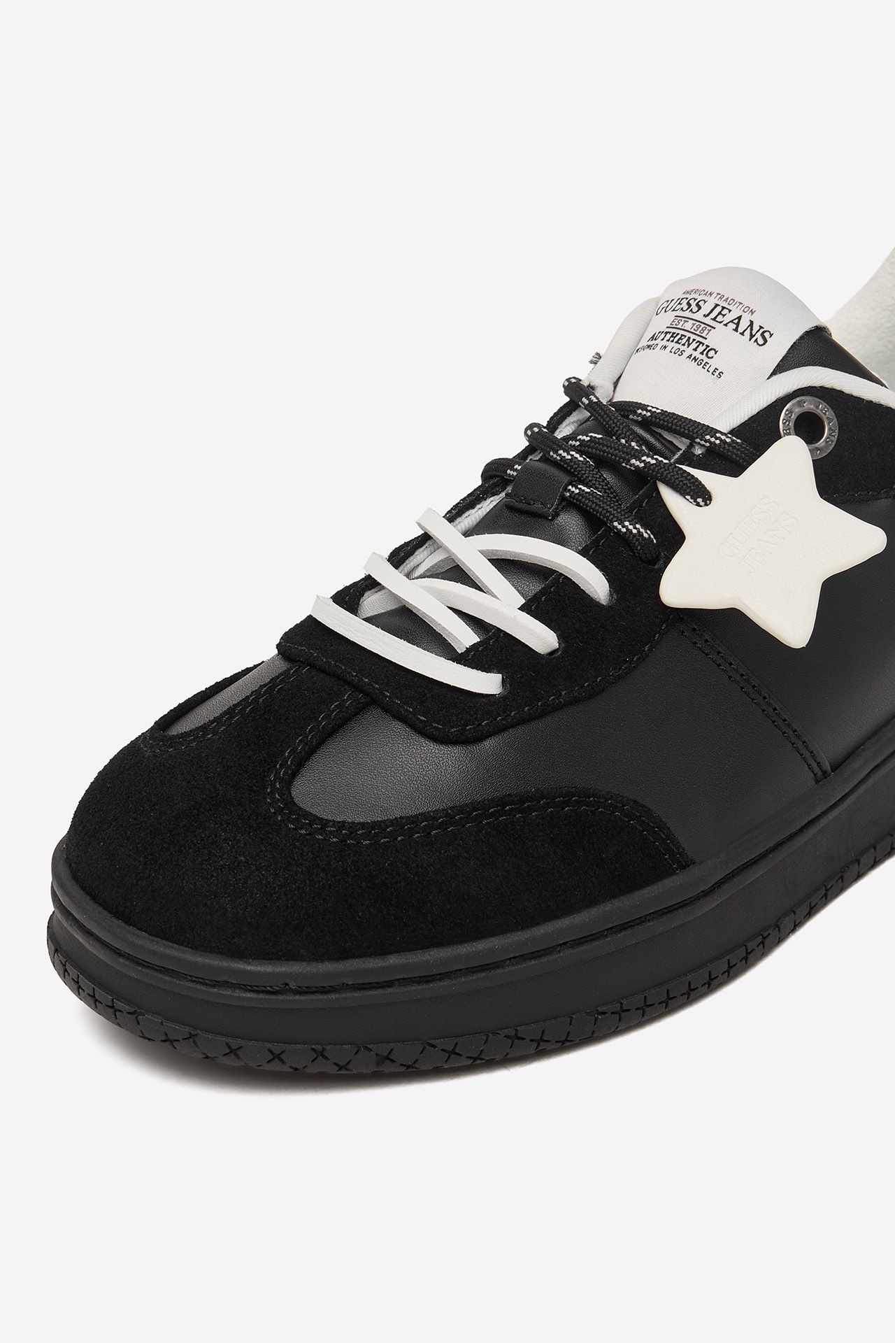 Sneakersy Černá