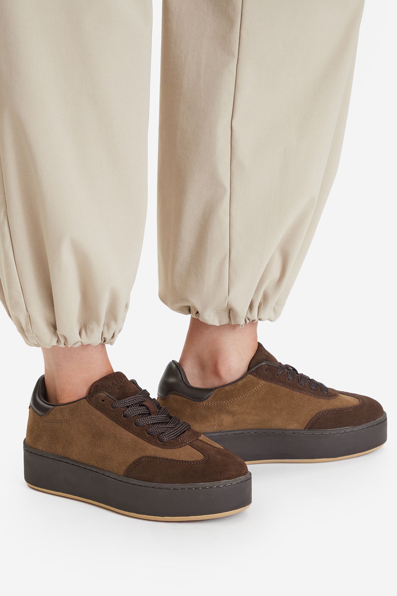 Sneakersy Hnědá
