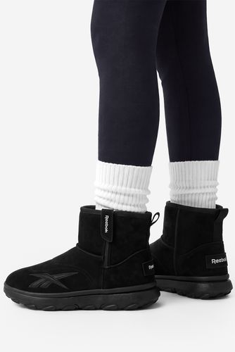 Šněrovací vyšší obuv Reebok CEO-CP40-OKC-258122 Černá