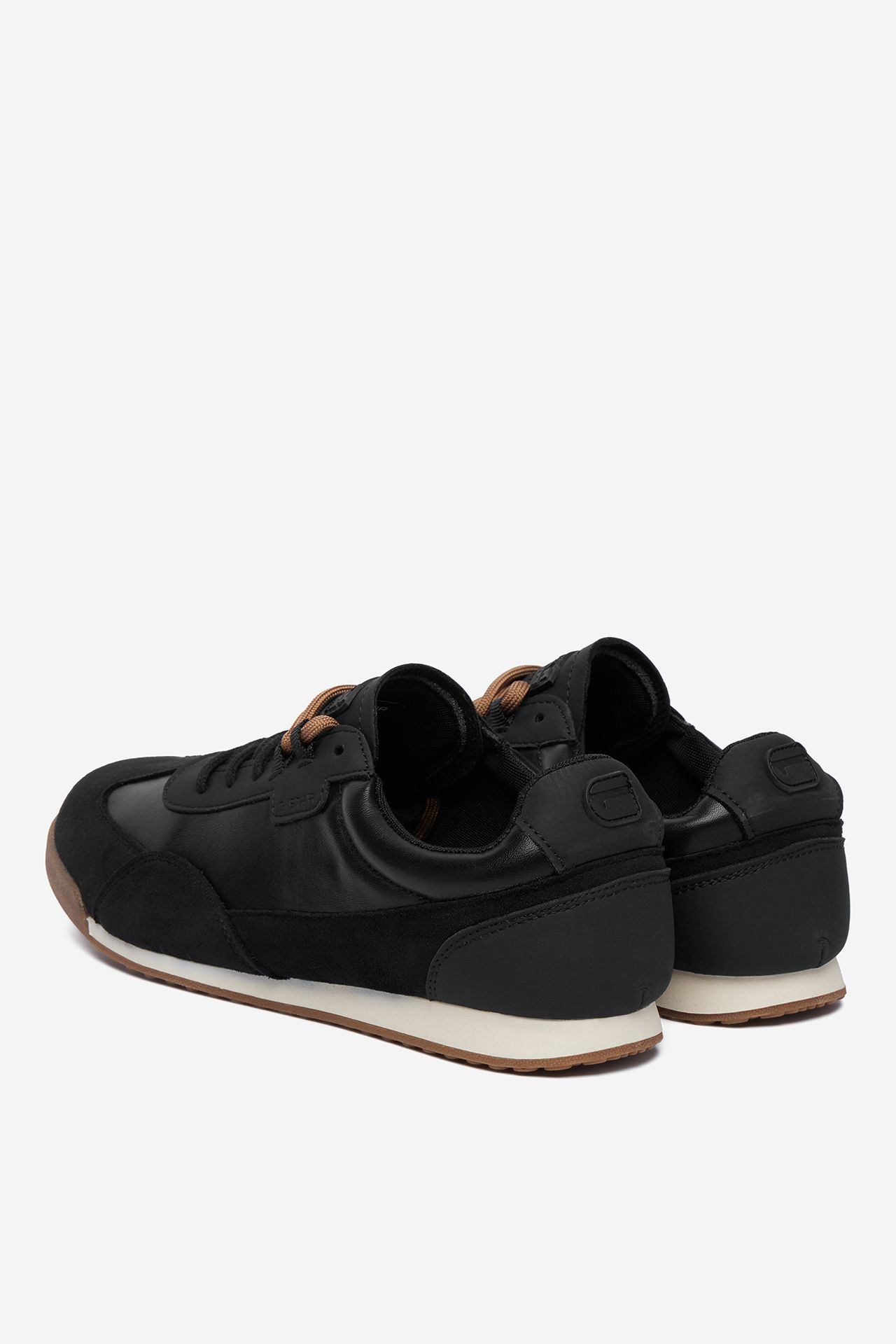 Sneakersy Černá