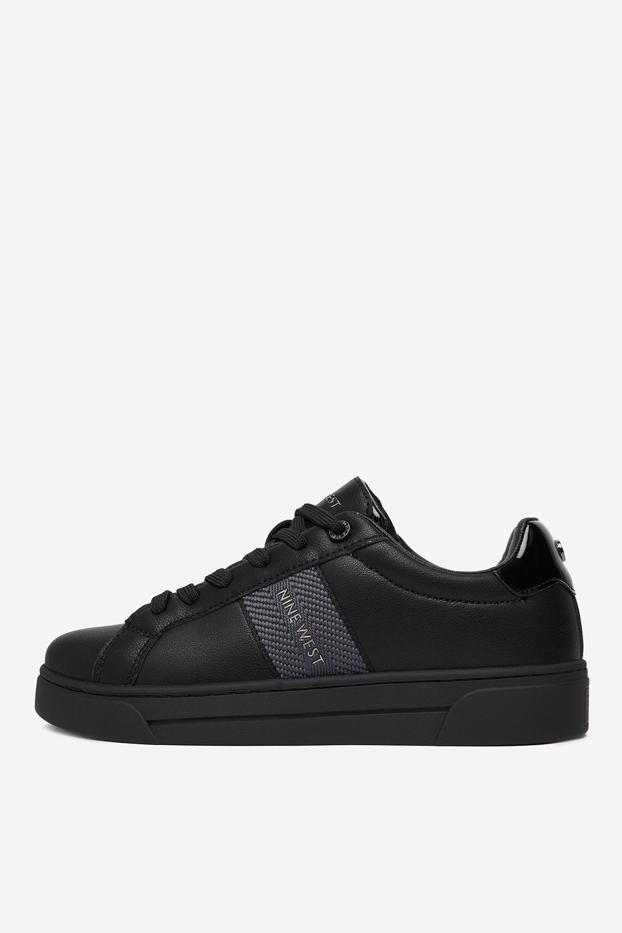 Sneakersy Černá
