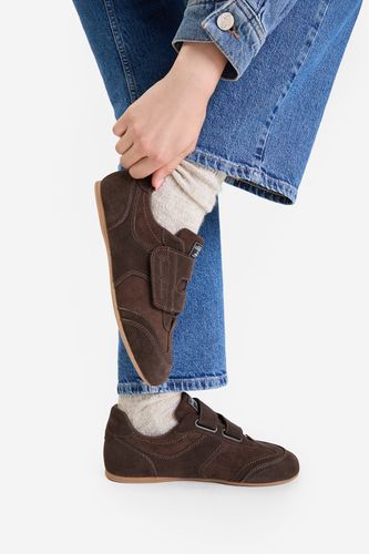 Tenisky GUESS JEANS EO-GSJ0906 Hnědá