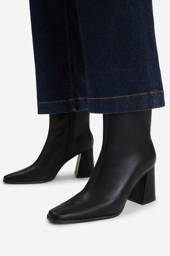 Gležnjarji Jenny CEO-HY82221-2 Črna