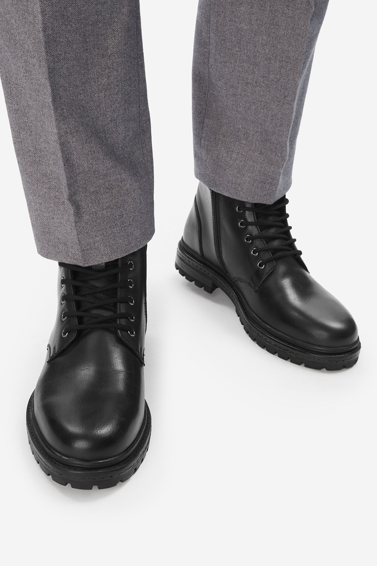 Kotníková obuv Černá