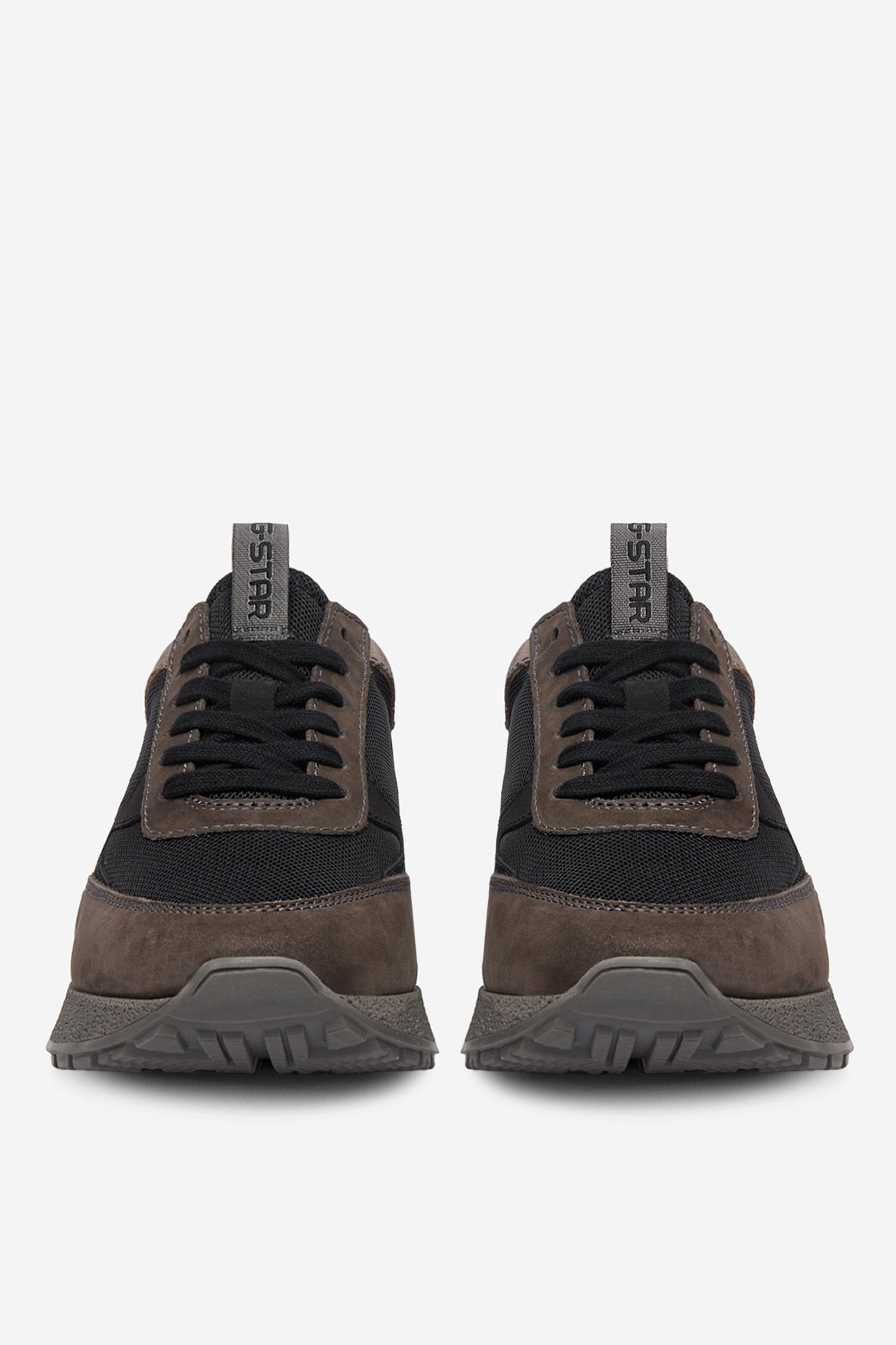 Sneakersy Černá